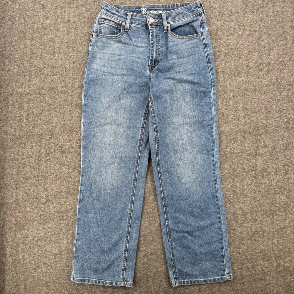 No Boundaries Womens High Rise Straight Leg Jeans Medium Wash Blue Size 4